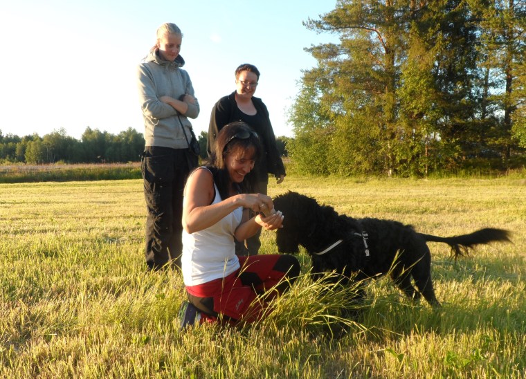 Det är så roligt att se Ellas utveckling. Från ett läge där det är lite jobbigt att få allt ansvar själv till en enorm stolthet när hon faktiskt fixar det.