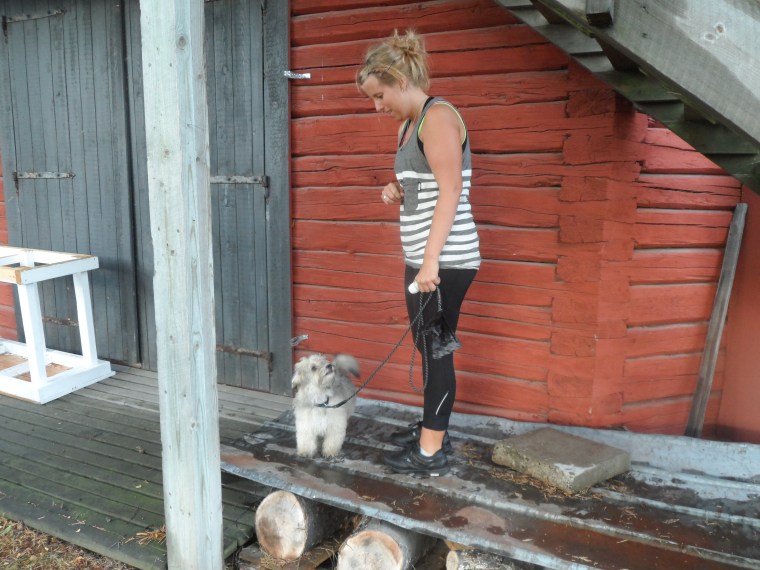 Plåt kan vara läskigt att gå på. Men för Frost och Sara gick det bra.