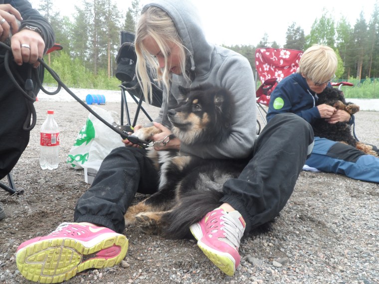 Kloklippning ingår alltid. Här är det Trixa och Johanna.