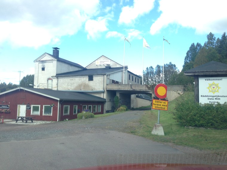 Här i Bysjöns utbildningscenter har vi hållit till. Det ser kanske lite ruffigt ut men är en perfekt miljö för alla möjliga sök.